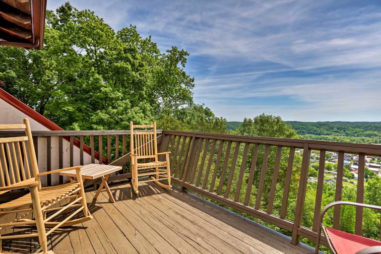 Burkesville Apt w/ Deck, Views & Pool Access! — photo 2
