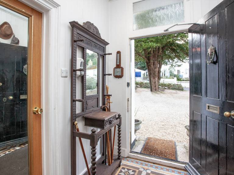 Children-friendly cottage with grill & yard | Water view | Pets allowed — photo 4