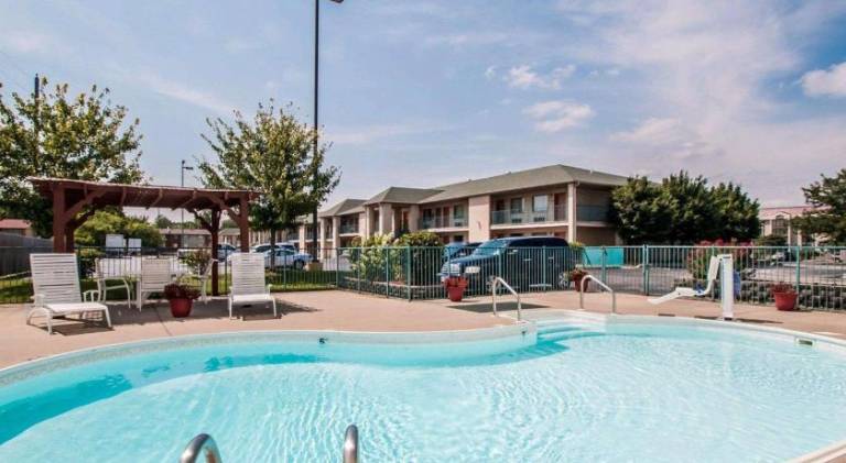 Econo Lodge Springfield I-44 — photo 3