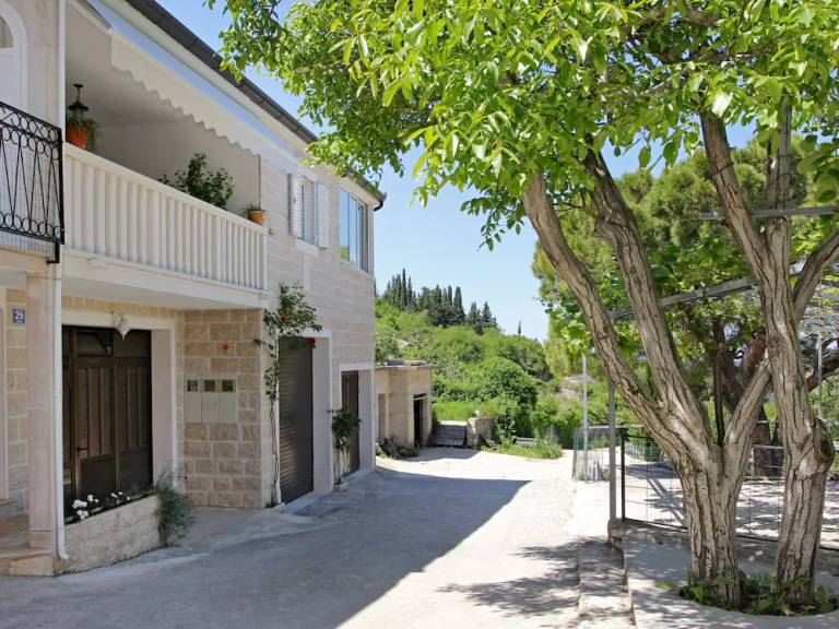 kuća  Nerežišća