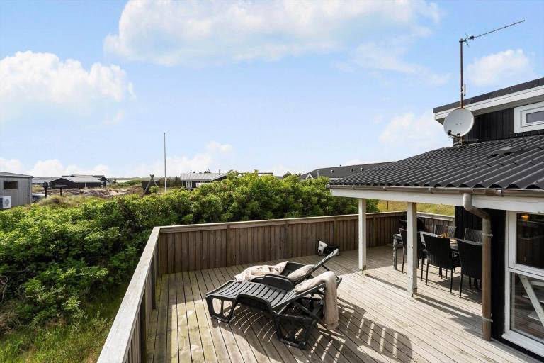 Vacation home with barbecue, patio & sauna — photo 3