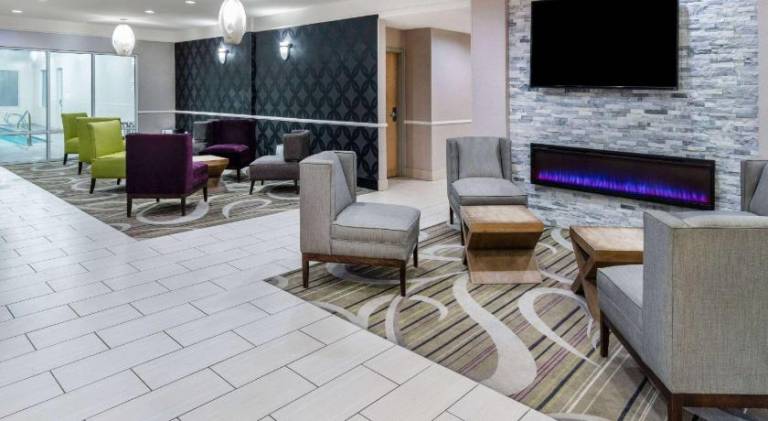 La Quinta Inn & Suites by Wyndham Roswell — photo 2