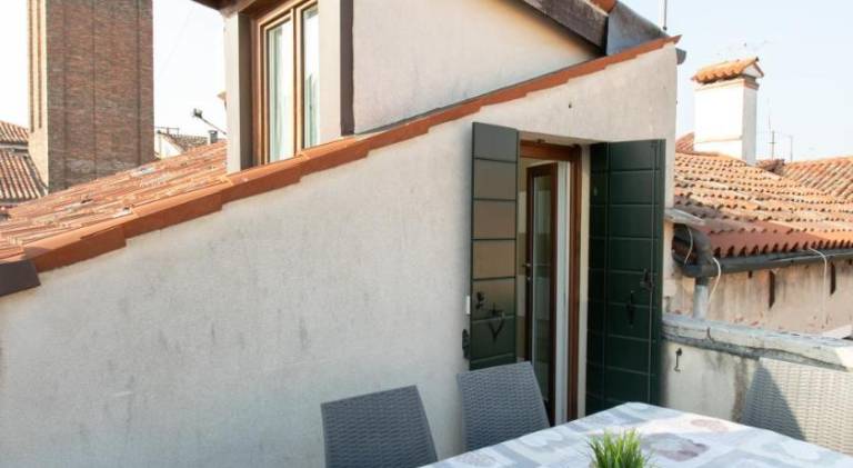 Rental apartment with patio | Near Rialto Bridge | Pet-friendly — photo 5