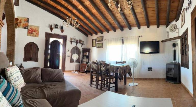 Charming vacation home with pool | Pets allowed — photo 4