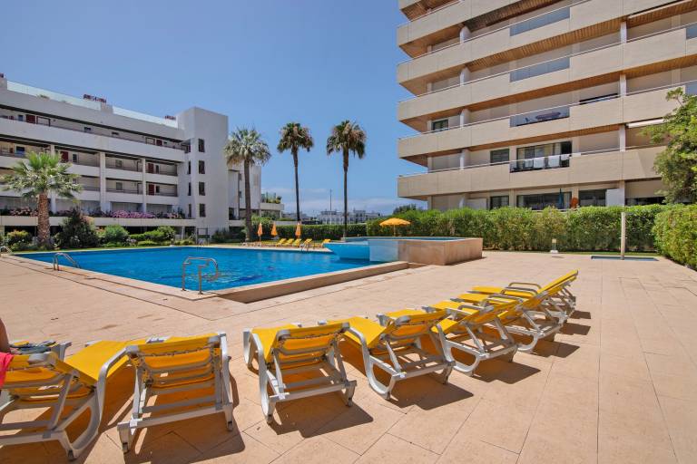 Marina Vilamoura Penthouse Luxury Apartment with Sea View, Wi-Fi and Air Conditioning — photo 2