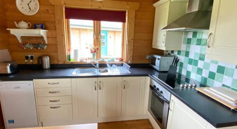 Chalet with 2 rooms for 4 persons — photo 5