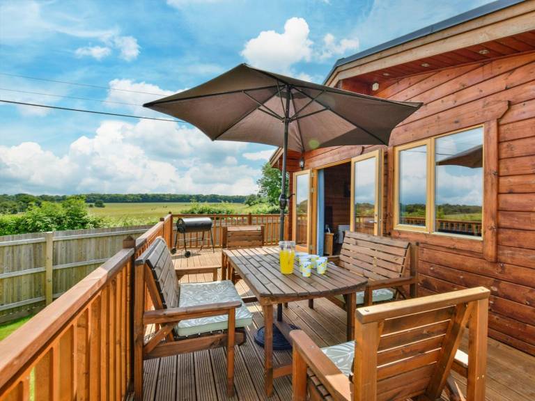 Fully equipped lodge with garden | Pets are welcome in Maidstone