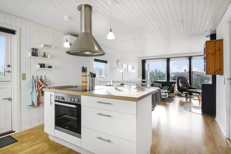 Fully equipped vacation home with barbecue, patio & sauna | Pet-friendly — photo 3