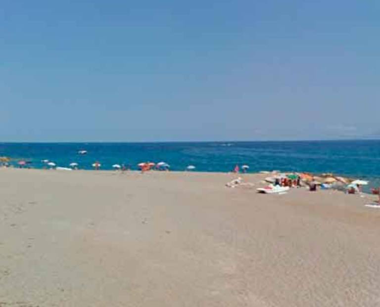 On the beach — photo 2