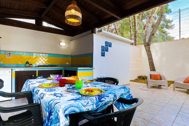House with barbeque & garden | Garden view — photo 2