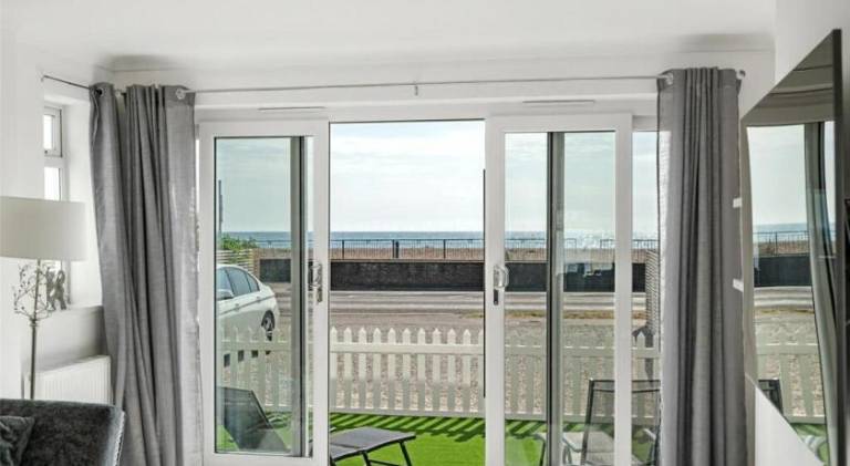 House | Beach nearby | Dogs allowed — photo 4