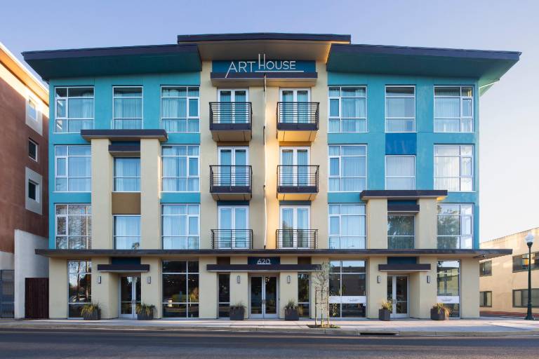 Art House Hotel and Suites — photo 3
