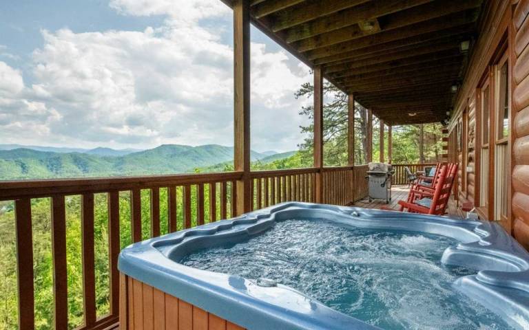 Til's Den - Ask About Free Attraction Tickets! in Sevierville, TN