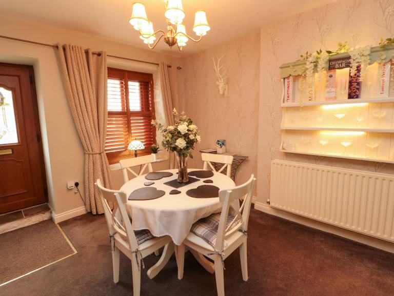 Fully equipped cottage with yard | Pets are welcome — photo 4