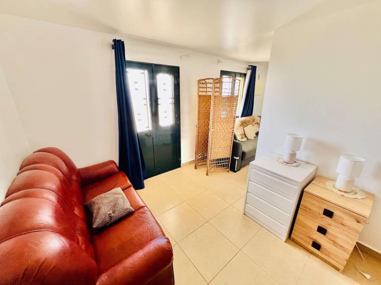 House with patio & pool in Calheta