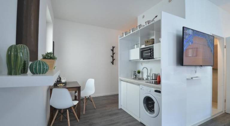 Pleasant serviced apartment with patio | Suitable for remote work | Pets allowed — photo 3