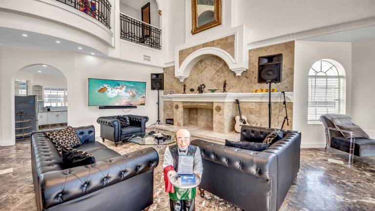 Golden Globe luxury on the canal with pool spa