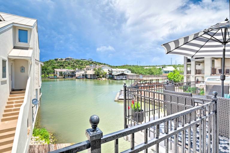 Apartment Horseshoe Bay