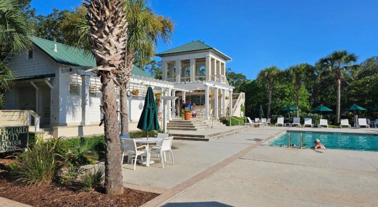 Vacation home with pool | Pets are welcome — photo 5