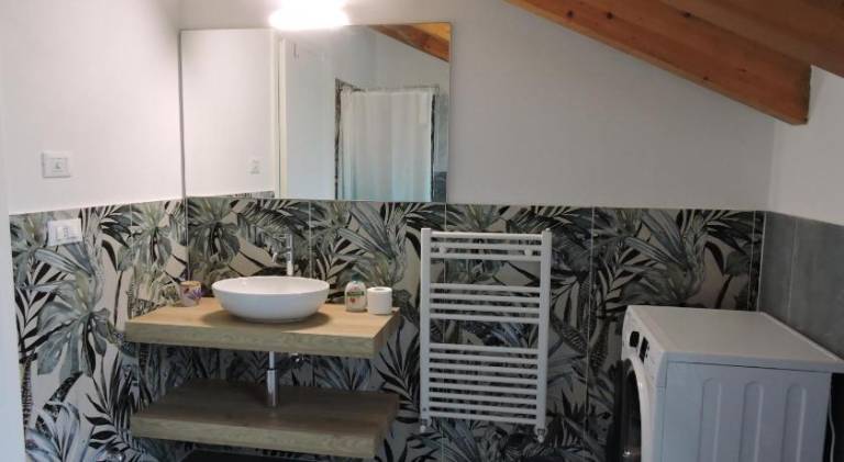 Holiday apartment with patio & yard — photo 5