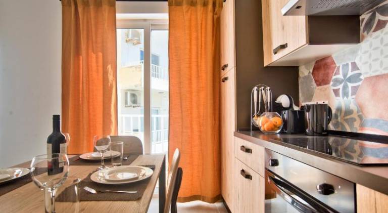Holiday apartment with hot tub & terrace | Close to the beach | Good for workation | Pets allowed in St. Julian's