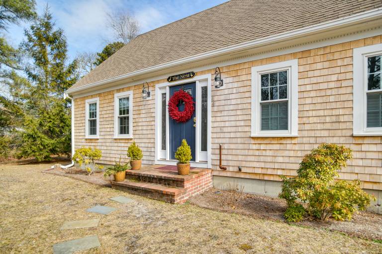 1 Mi to Sand! Mid-Cape Chatham w/ Furnished Deck — photo 3