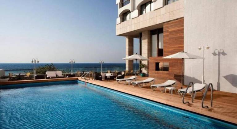 Orchid Hotel Beachfront 2BR Apartment — photo 4