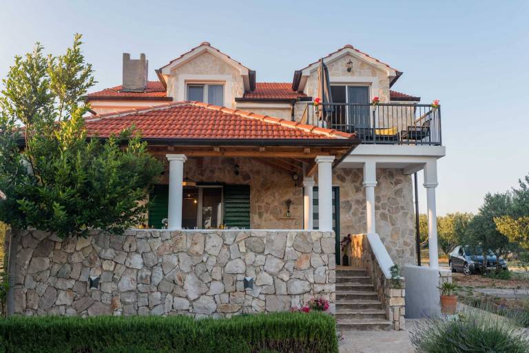Family-friendly wonderful house with barbecue, terrace & private pool | Pets are welcome — photo 4