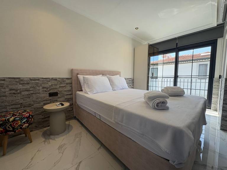 House with jacuzzi, barbeque & yard | Perfect for remote work — photo 2