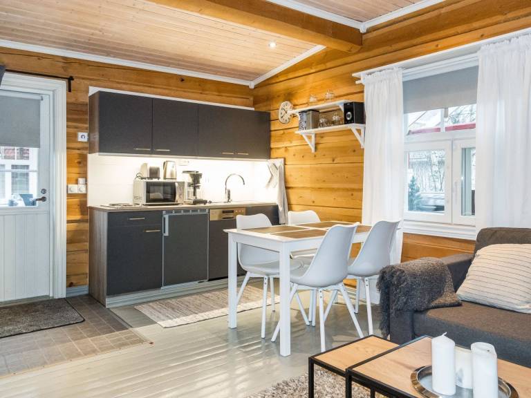 House with patio | Pets allowed — photo 5
