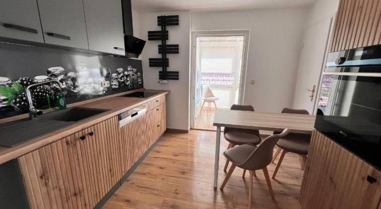 Wonderful rental apartment with barbeque, garden & patio | Pets allowed — photo 2