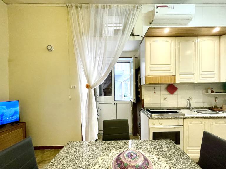 Apartment | Close to Galleria Umberto I — photo 4