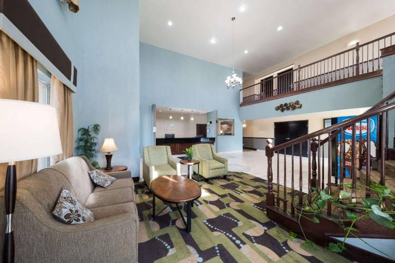 Quality Inn & Suites Terrell — photo 2