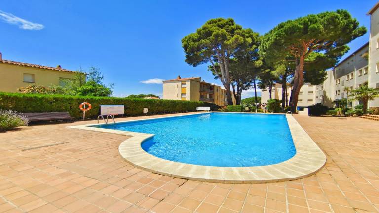 Nice rental apartment with pool, garden & terrace | Mountain view | Close to the beach | Pets are welcome — photo 4