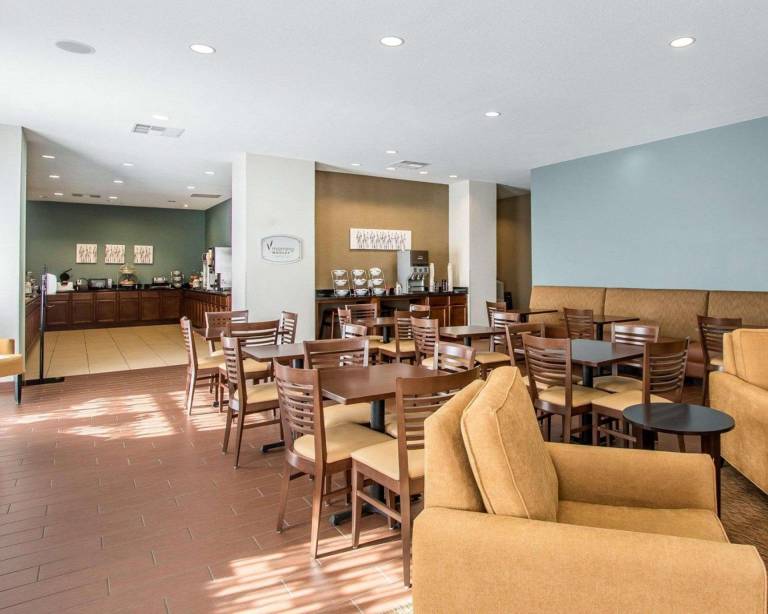 MainStay Suites Meridian - Bonita Lakes — photo 5