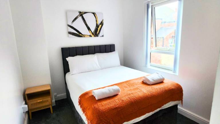 Apartment with 5 rooms for 12 persons in Sheffield