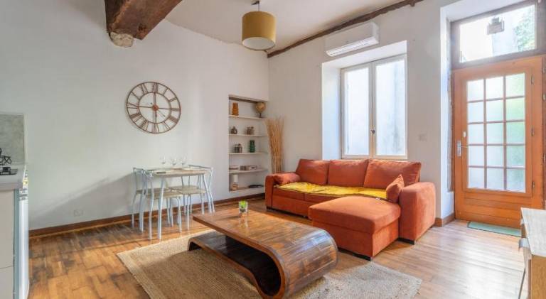 Rental apartment with 2 rooms for 4 persons — photo 2