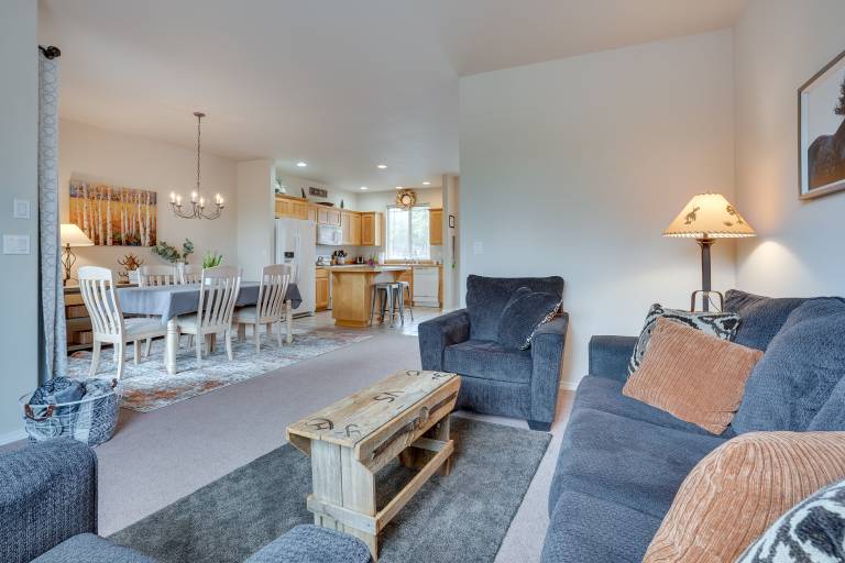 Charming Redmond Townhome w/ Resort Amenities — photo 5