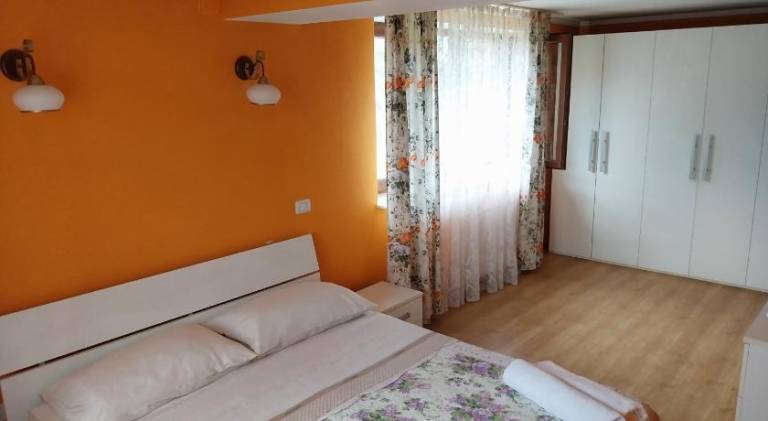Serena House — photo 2