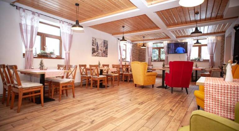 Serviced apartment with patio & yard in Horna Lehota