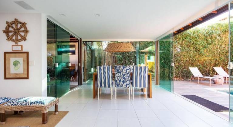 Vacation home with pool — photo 2