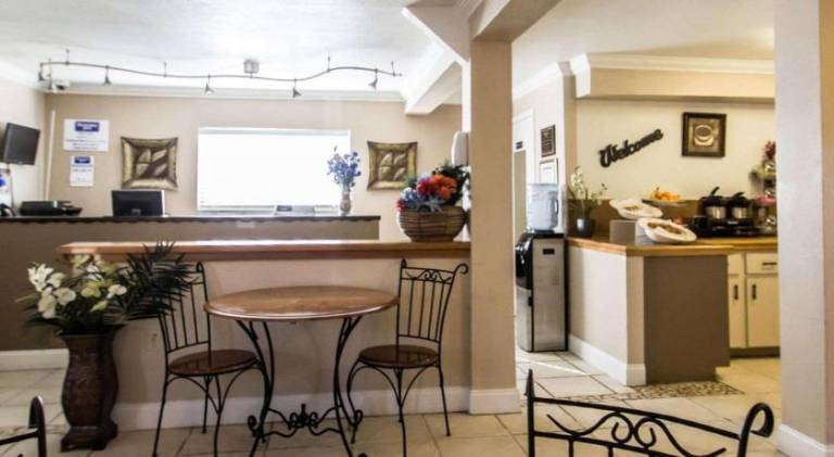Rodeway Inn Apopka South — photo 4
