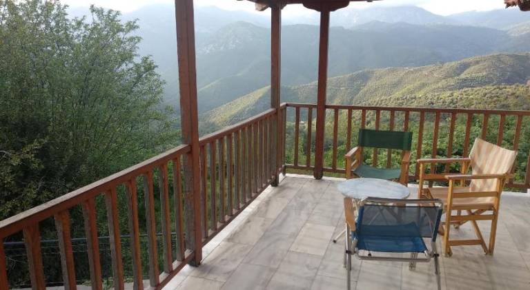 Chalet with garden, barbeque & patio — photo 3
