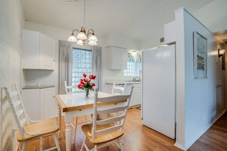 Family-oriented condo with grill | Mountain view | Dogs allowed — photo 5