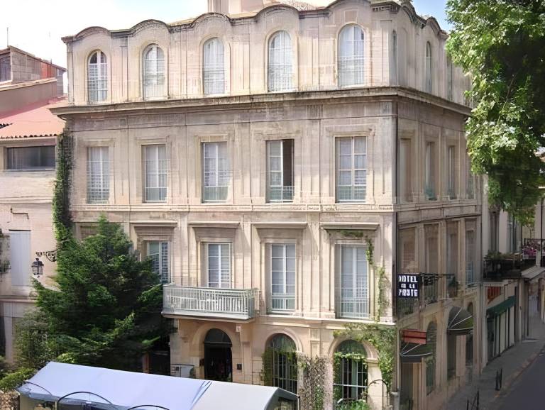 Hotel Le Relais de Poste Arles Centre Historique in Arles