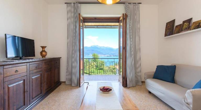 Casa Lilla - Lakeview Large Apartments With Garden Above Stresa — photo 2