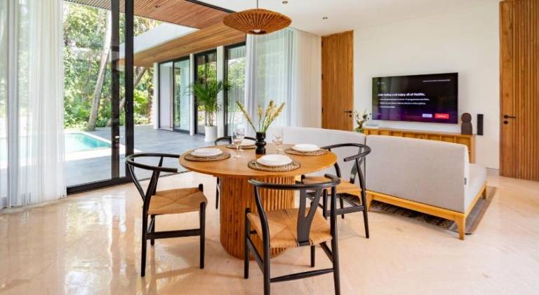 Children-friendly villa with BBQ, yard & private pool | Perfect for remote work | Dogs allowed — photo 3