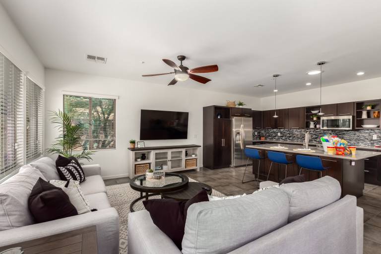 Family-oriented nice vacation home with private pool & barbecue | Pet-friendly in Gilbert, AZ