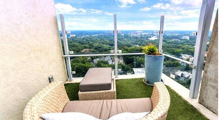 Fully equipped pleasant rental apartment with pool, BBQ & garden | Next to Bank of America Plaza | Perfect for remote work | Pets are welcome — photo 5