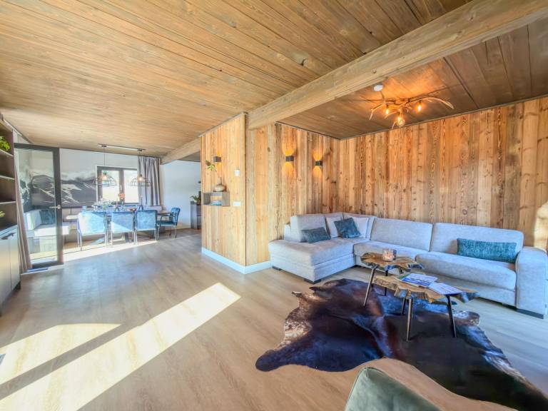 Chalet with patio & sauna — photo 3